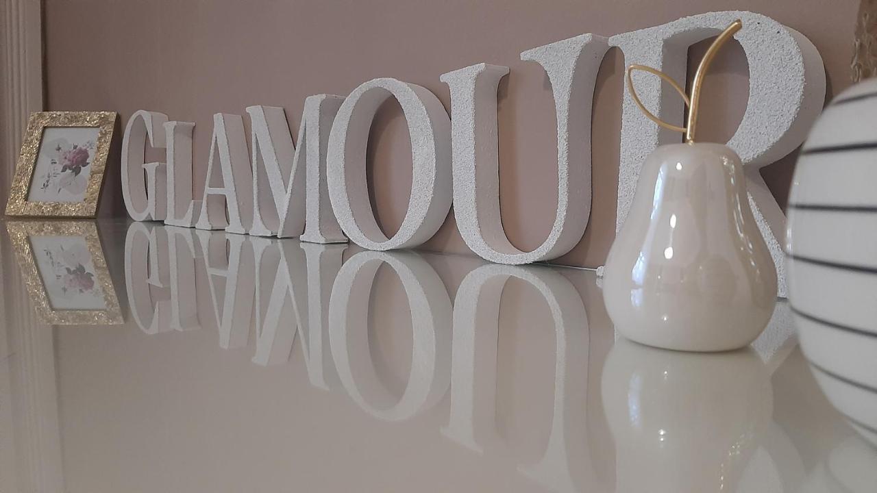 Glamour Apartman Gyula Exterior foto