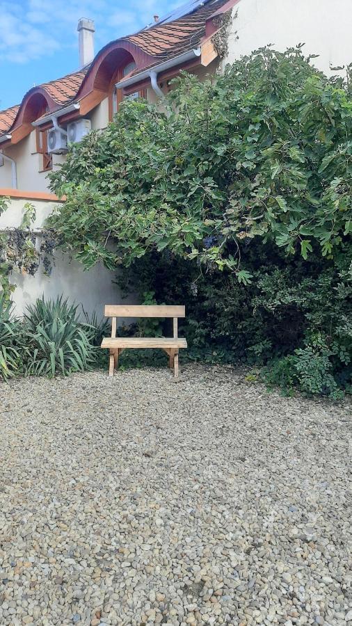 Glamour Apartman Gyula Exterior foto