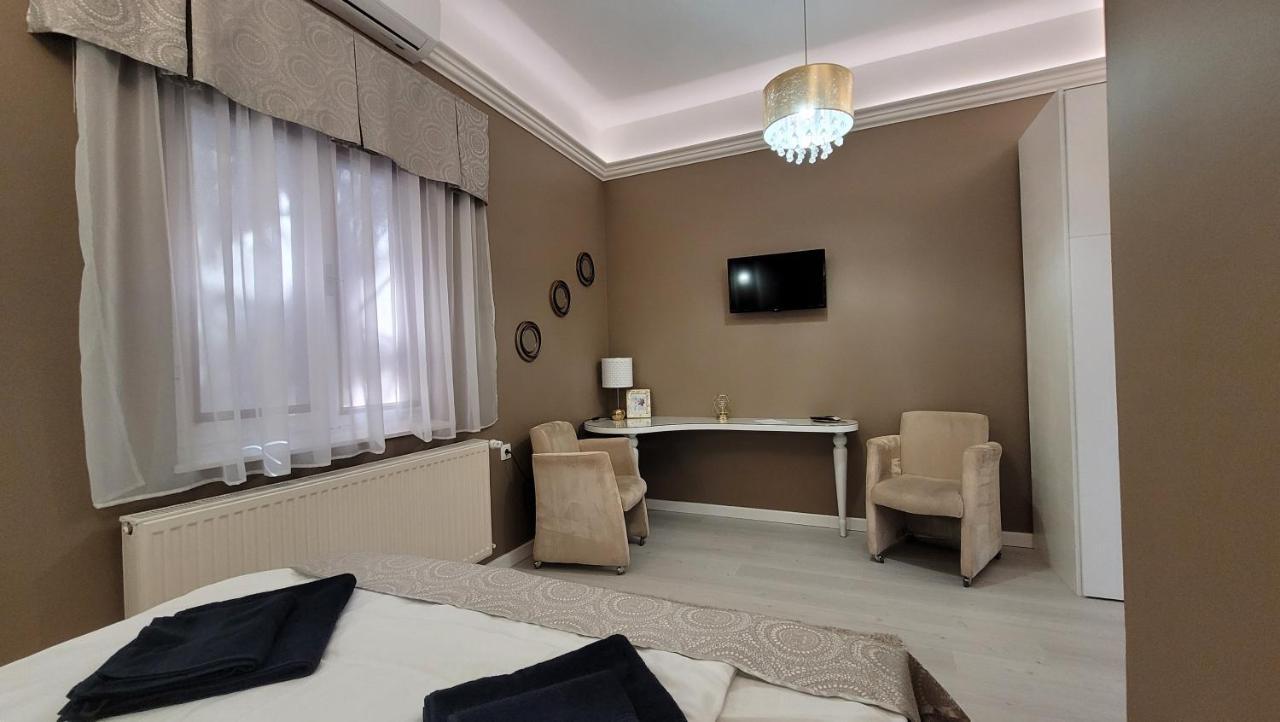 Glamour Apartman Gyula Exterior foto